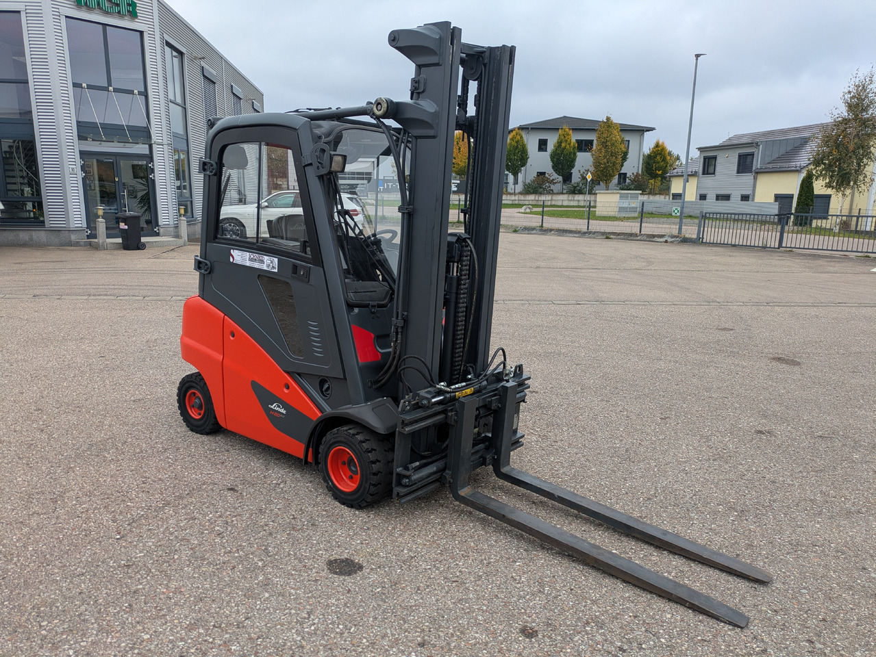 Linde H20D-01 Diesel Stapler Triplexmast Kabine Heizung ZVG - Forklift diesel: gambar 4 Linde H20D-01 Diesel Stapler Triplexmast Kabine Heizung ZVG - Forklift diesel: gambar 4