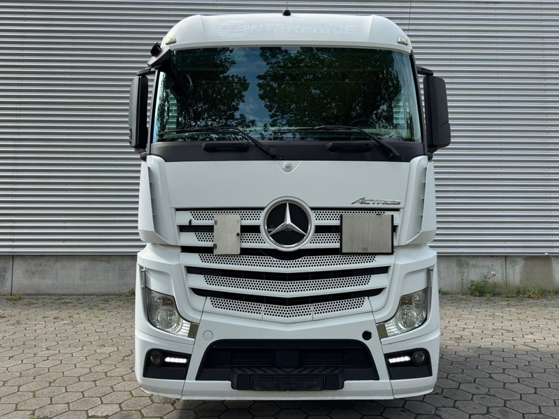 Mercedes-Benz Actros 1845 / Euro 5 / 2 Tanks / 2 In Stock - Tractor head: gambar 4 Mercedes-Benz Actros 1845 / Euro 5 / 2 Tanks / 2 In Stock - Tractor head: gambar 4