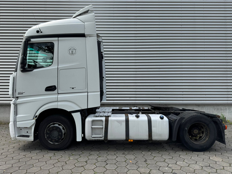Mercedes-Benz Actros 1845 / Euro 5 / 2 Tanks / 2 In Stock - Tractor head: gambar 5 Mercedes-Benz Actros 1845 / Euro 5 / 2 Tanks / 2 In Stock - Tractor head: gambar 5