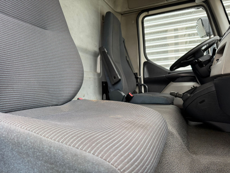 Truk box Volvo FL 260 / Euro 5 / 18 Tons / Tail Lift / Belgium Truck: gambar 9