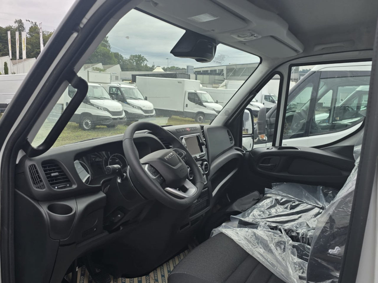 IVECO DAILY 38S14E V - Van panel, Van listrik: gambar 2 IVECO DAILY 38S14E V - Van panel, Van listrik: gambar 2