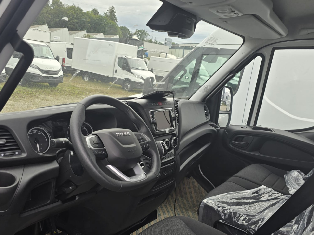 IVECO DAILY 38S14E V - Van panel, Van listrik: gambar 2 IVECO DAILY 38S14E V - Van panel, Van listrik: gambar 2