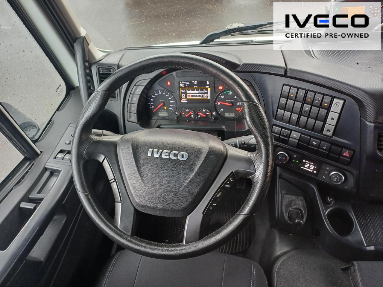 Interior photo 2: Leasing IVECO Stralis AT440S40T/P Euro6 Intarder Klima ZV IVECO Stralis AT440S40T/P Euro6 Intarder Klima ZV