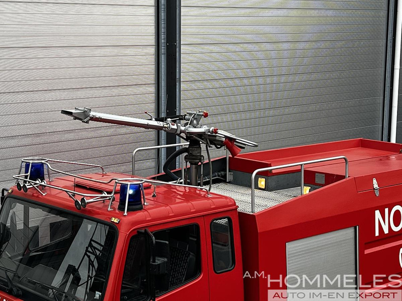 Mercedes-Benz 1831 AK 4x4 - Truk pemadam kebakaran: gambar 4 Mercedes-Benz 1831 AK 4x4 - Truk pemadam kebakaran: gambar 4