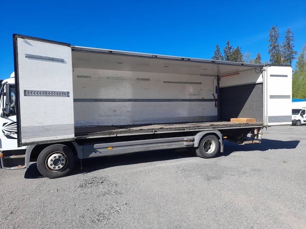 Mercedes-Benz Atego - Truk box: gambar 1 Mercedes-Benz Atego - Truk box: gambar 1