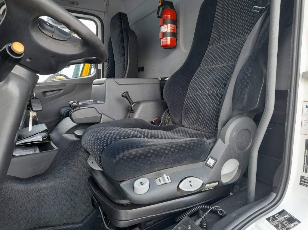 Mercedes-Benz Atego - Truk box: gambar 4 Mercedes-Benz Atego - Truk box: gambar 4