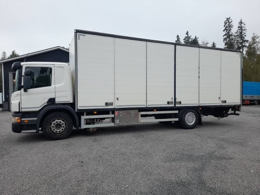 Scania P 230 DB - Truk box: gambar 1 Scania P 230 DB - Truk box: gambar 1