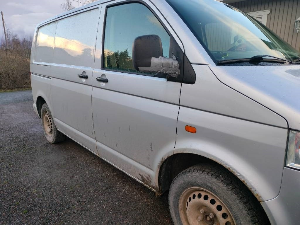 Volkswagen Transporter 1.9 TDI - Van kecil: gambar 3 Volkswagen Transporter 1.9 TDI - Van kecil: gambar 3