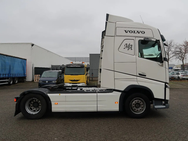Volvo FH 460 4x2, Globe, LA chass, 2 tanks, ACC, TOP! - Tractor head: gambar 5 Volvo FH 460 4x2, Globe, LA chass, 2 tanks, ACC, TOP! - Tractor head: gambar 5
