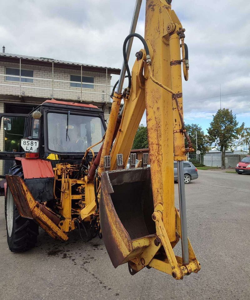 MTZ 82.1 - Backhoe loader: gambar 4 MTZ 82.1 - Backhoe loader: gambar 4