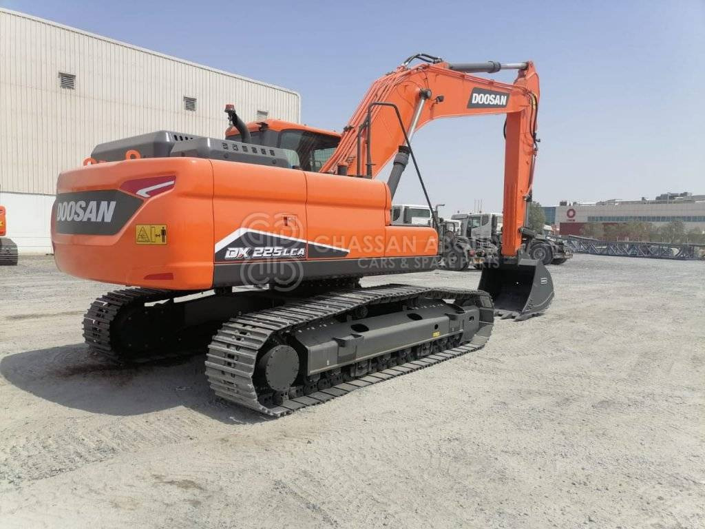 DOOSAN DX225 LCA – CHAIN EXCAVATOR OPERATING WEIGHT 22 TON APPROX. WITH BUCKET 1.08 Cu.M BUCKET ( HEAVY DUTY) MY2022 - Ekskavator perayap: gambar 5 DOOSAN DX225 LCA – CHAIN EXCAVATOR OPERATING WEIGHT 22 TON APPROX. WITH BUCKET 1.08 Cu.M BUCKET ( HEAVY DUTY) MY2022 - Ekskavator perayap: gambar 5