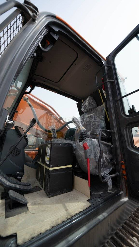 DOOSAN DX450 LCA-7M CRAWLER EXCAVATOR OPERATING WEIGHT 45 TON WITH 2.1 CBM BUCKET (HEAVY DUTY) SHOE 600MM MY2023 - Ekskavator perayap: gambar 5 DOOSAN DX450 LCA-7M CRAWLER EXCAVATOR OPERATING WEIGHT 45 TON WITH 2.1 CBM BUCKET (HEAVY DUTY) SHOE 600MM MY2023 - Ekskavator perayap: gambar 5