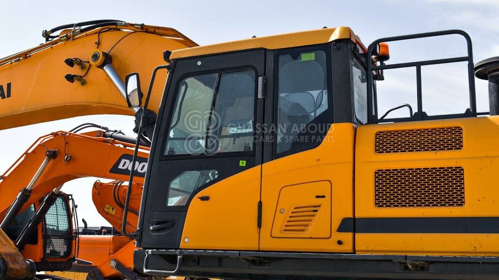 HYUNDAI EXCAVATOR HX520 2.20 CU.M. MY2019 - Ekskavator perayap: gambar 2 HYUNDAI EXCAVATOR HX520 2.20 CU.M. MY2019 - Ekskavator perayap: gambar 2