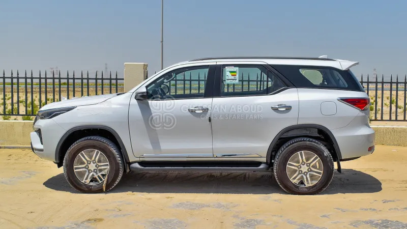 Toyota Fortuner 4x4 - Mobil SUV: gambar 5 Toyota Fortuner 4x4 - Mobil SUV: gambar 5
