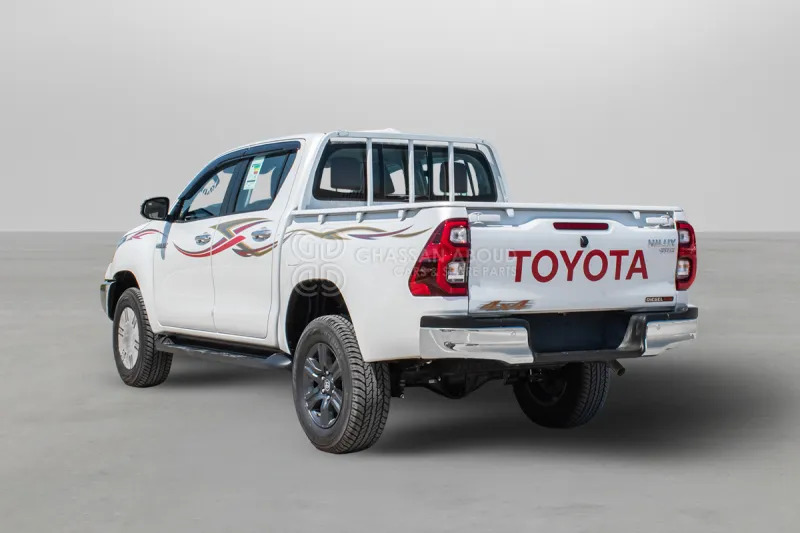 Toyota Hilux 4X4 Double Cabin - Truk pikap, Van kombi: gambar 3 Toyota Hilux 4X4 Double Cabin - Truk pikap, Van kombi: gambar 3