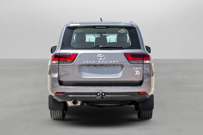 Toyota Land Cruiser 300 - Mobil SUV: gambar 4 Toyota Land Cruiser 300 - Mobil SUV: gambar 4