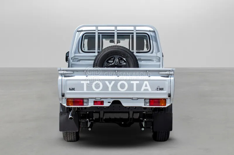 Toyota Land Cruiser Pick Up LC79 4x4 DC - Truk pikap: gambar 4 Toyota Land Cruiser Pick Up LC79 4x4 DC - Truk pikap: gambar 4