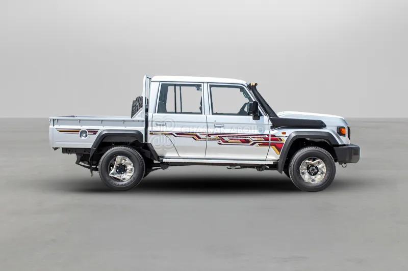 Toyota Land Cruiser Pick Up LC79 4x4 DC - Truk pikap: gambar 3 Toyota Land Cruiser Pick Up LC79 4x4 DC - Truk pikap: gambar 3