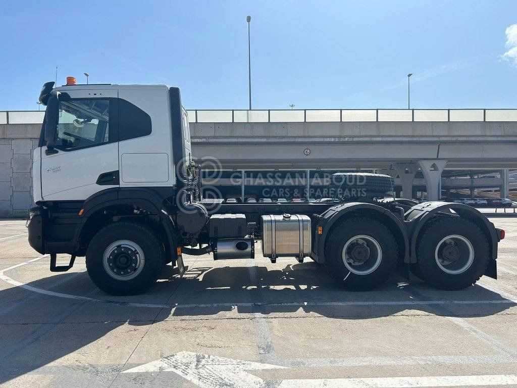 IVECO T-WAY Tractor 6×4 AT720T47TH GVW 26-38 Ton HP 470 R20Tyre MY25 - Tractor head: gambar 1 IVECO T-WAY Tractor 6×4 AT720T47TH GVW 26-38 Ton HP 470 R20Tyre MY25 - Tractor head: gambar 1
