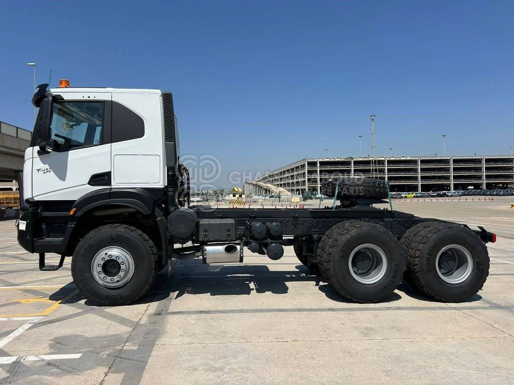 IVECO T-WAY Tractor 6×6 AT720T47WTH GVW 33 Ton HP 470 R20Tyre MY25 - Tractor head: gambar 2 IVECO T-WAY Tractor 6×6 AT720T47WTH GVW 33 Ton HP 470 R20Tyre MY25 - Tractor head: gambar 2