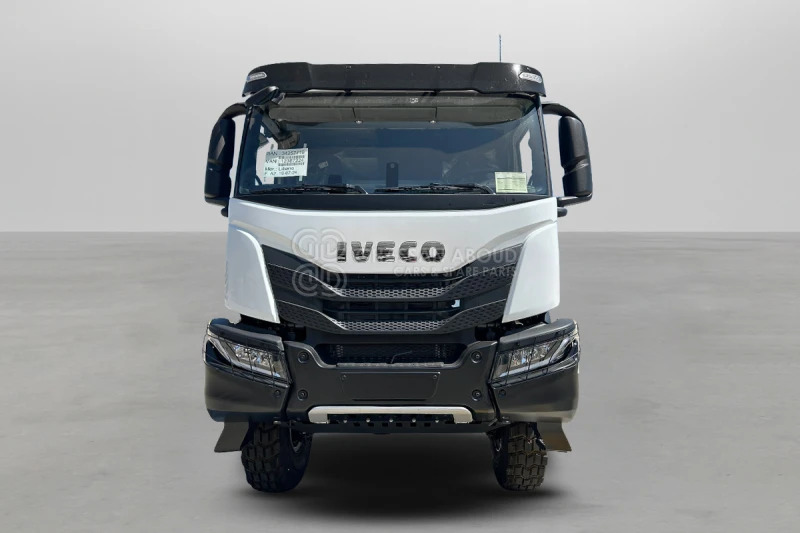 Iveco T-WAY AT720T47WTH 6x6 R20 Tyres Tractor Head - Barcelona Stock - Tractor head: gambar 1 Iveco T-WAY AT720T47WTH 6x6 R20 Tyres Tractor Head - Barcelona Stock - Tractor head: gambar 1