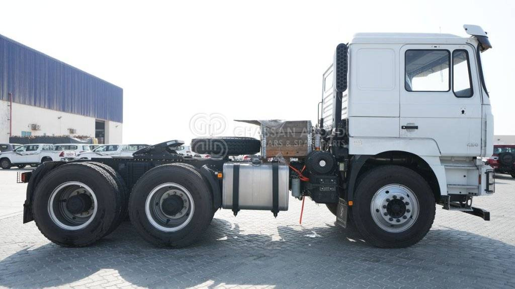 SHACMAN F3000 6×4 Tractor Head MY25 - Tractor head: gambar 5 SHACMAN F3000 6×4 Tractor Head MY25 - Tractor head: gambar 5