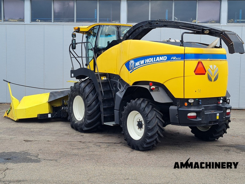 New Holland FR600 - Pemanen hijauan: gambar 4 New Holland FR600 - Pemanen hijauan: gambar 4