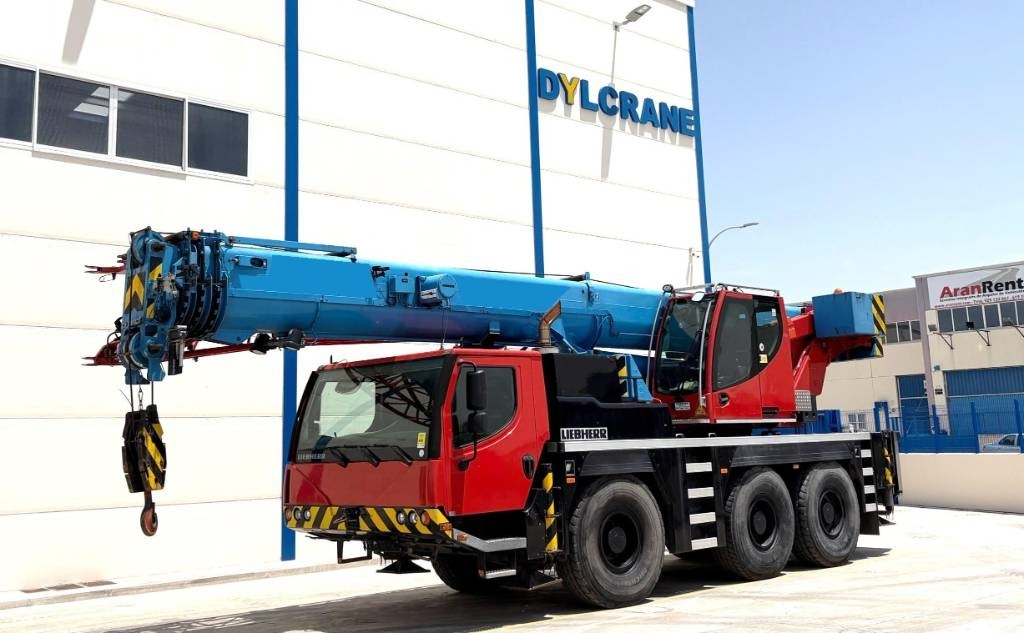 Liebherr LTM 1050-3.1 - Derek semua medan: gambar 1 Liebherr LTM 1050-3.1 - Derek semua medan: gambar 1