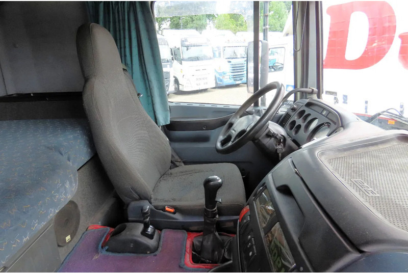 DAF XF 95.430 Manual diesel injection! Manual gearbox! - Truk dengan terpal samping: gambar 5 DAF XF 95.430 Manual diesel injection! Manual gearbox! - Truk dengan terpal samping: gambar 5