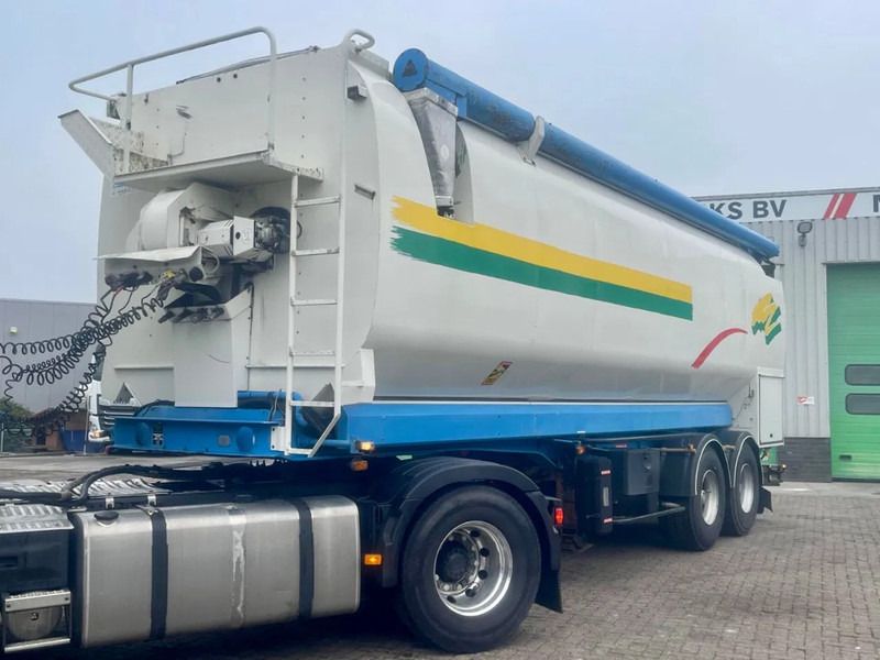 General Trailer 6 COMPARTMENTS, SMB AXLES, 2002 - Semi trailer silo: gambar 1 General Trailer 6 COMPARTMENTS, SMB AXLES, 2002 - Semi trailer silo: gambar 1