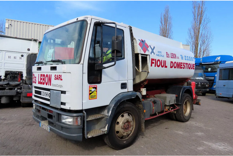 Iveco Eurocargo FUEL (DIESEL/PETROL) 8000 LITERS, COMP: 3500L,1000L, 3500L - Truk tangki, Truk derek: gambar 3 Iveco Eurocargo FUEL (DIESEL/PETROL) 8000 LITERS, COMP: 3500L,1000L, 3500L - Truk tangki, Truk derek: gambar 3