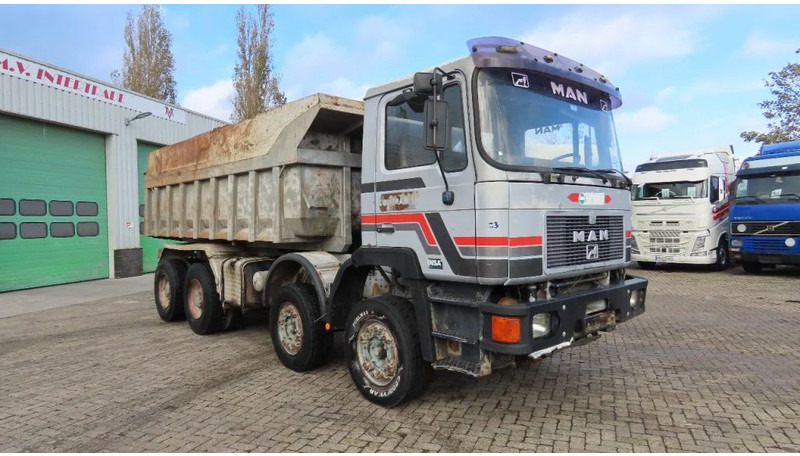 MAN 35.362 8x4 Euro 2, ZF manual gearbox, VERY clean - Truk jungkit: gambar 4 MAN 35.362 8x4 Euro 2, ZF manual gearbox, VERY clean - Truk jungkit: gambar 4