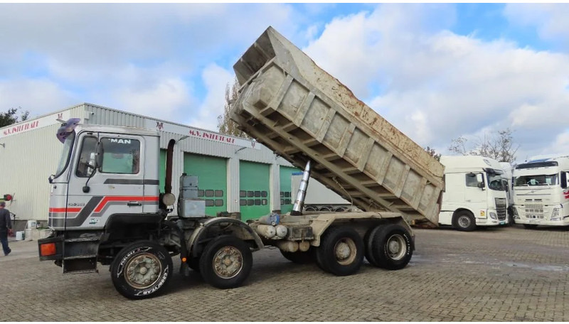 MAN 35.362 8x4 Euro 2, ZF manual gearbox, VERY clean - Truk jungkit: gambar 5 MAN 35.362 8x4 Euro 2, ZF manual gearbox, VERY clean - Truk jungkit: gambar 5