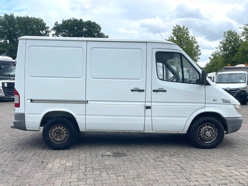 Mercedes-Benz Sprinter 208 3 seats. Very good bus! 100% engine and gearbox! France use - Van panel: gambar 2 Mercedes-Benz Sprinter 208 3 seats. Very good bus! 100% engine and gearbox! France use - Van panel: gambar 2