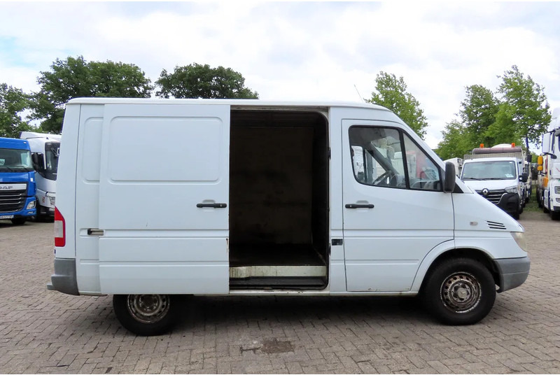 Mercedes-Benz Sprinter 208 3 seats. Very good bus! 100% engine and gearbox! France use - Van panel: gambar 3 Mercedes-Benz Sprinter 208 3 seats. Very good bus! 100% engine and gearbox! France use - Van panel: gambar 3