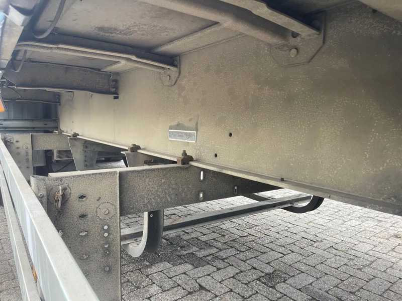 Schmitz Cargobull SAF, VERY GOOD CONDITION - Semi-trailer dengan terpal samping: gambar 5 Schmitz Cargobull SAF, VERY GOOD CONDITION - Semi-trailer dengan terpal samping: gambar 5