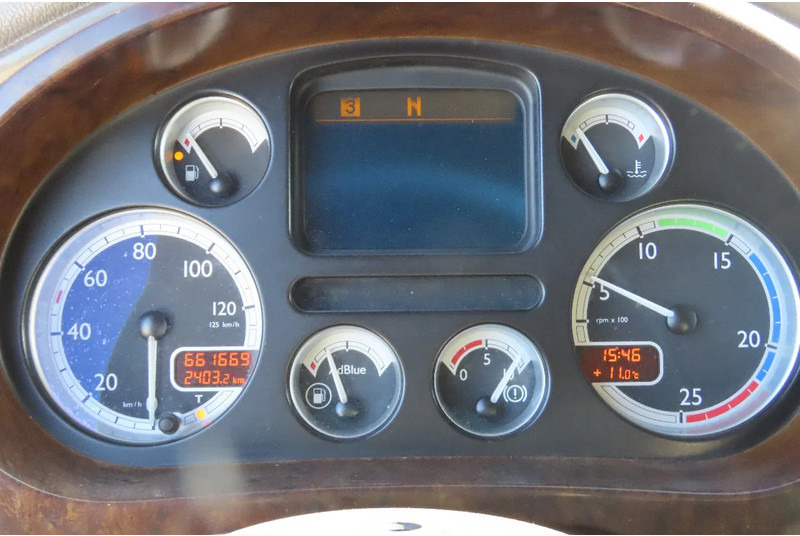 Tractor head DAF XF 105.460 2 beds, 2 tanks: gambar 10 Tractor head DAF XF 105.460 2 beds, 2 tanks: gambar 10