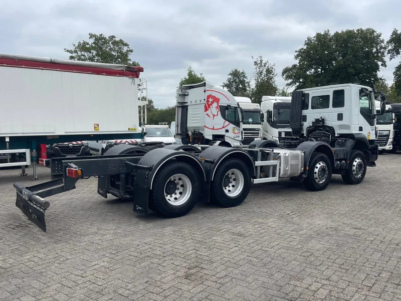 Iveco Trakker 410 PTO, RETARDER, 8x4 , 442000 km! - Tractor head: gambar 5 Iveco Trakker 410 PTO, RETARDER, 8x4 , 442000 km! - Tractor head: gambar 5