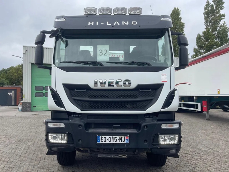 Iveco Trakker 410 PTO, RETARDER, 8x4 , 442000 km! - Tractor head: gambar 2 Iveco Trakker 410 PTO, RETARDER, 8x4 , 442000 km! - Tractor head: gambar 2