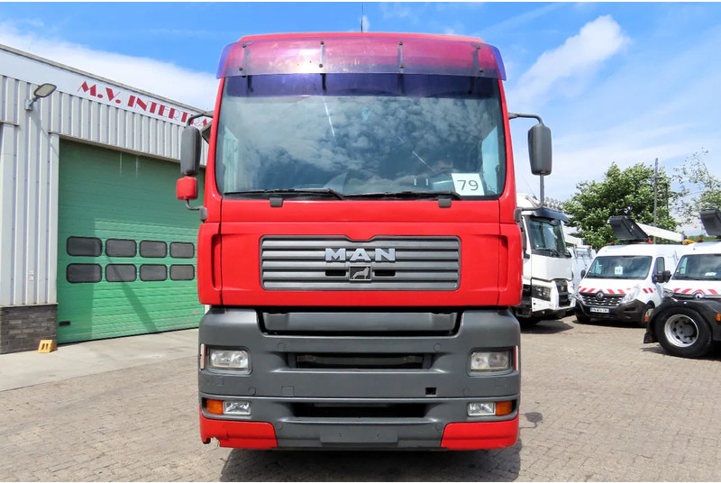 MAN TGA 18.410 Manual gearbox, Manual pomp, PTO, HYDRAULIC - Tractor head: gambar 2 MAN TGA 18.410 Manual gearbox, Manual pomp, PTO, HYDRAULIC - Tractor head: gambar 2