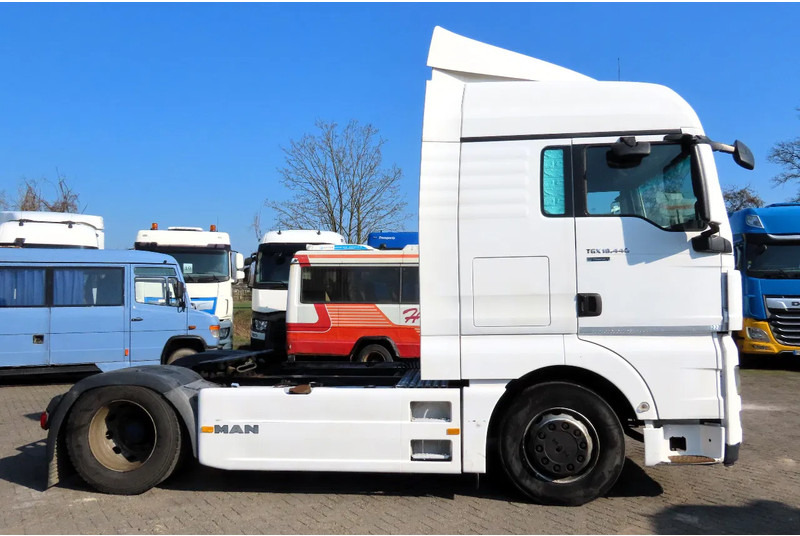 MAN TGX 14.440 RETARDER, FRIGO, 2 beds - Tractor head: gambar 4 MAN TGX 14.440 RETARDER, FRIGO, 2 beds - Tractor head: gambar 4