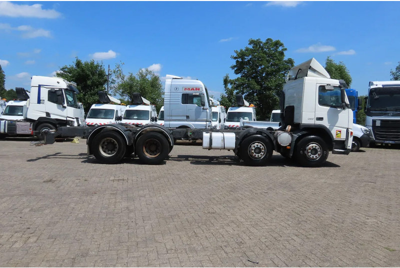 Volvo FM 12.380 8x4 FULL SPRING. 100% condition! - Truk sasis: gambar 5 Volvo FM 12.380 8x4 FULL SPRING. 100% condition! - Truk sasis: gambar 5