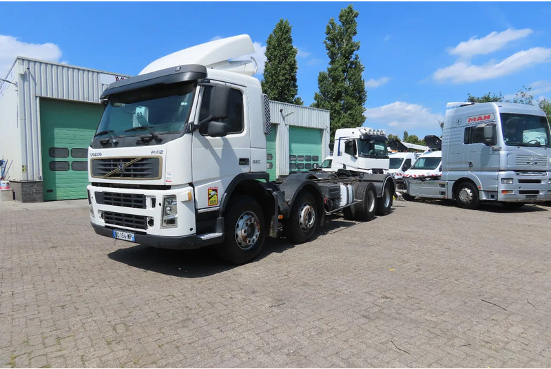 Volvo FM 12.380 8x4 FULL SPRING. 100% condition! - Truk sasis: gambar 1 Volvo FM 12.380 8x4 FULL SPRING. 100% condition! - Truk sasis: gambar 1