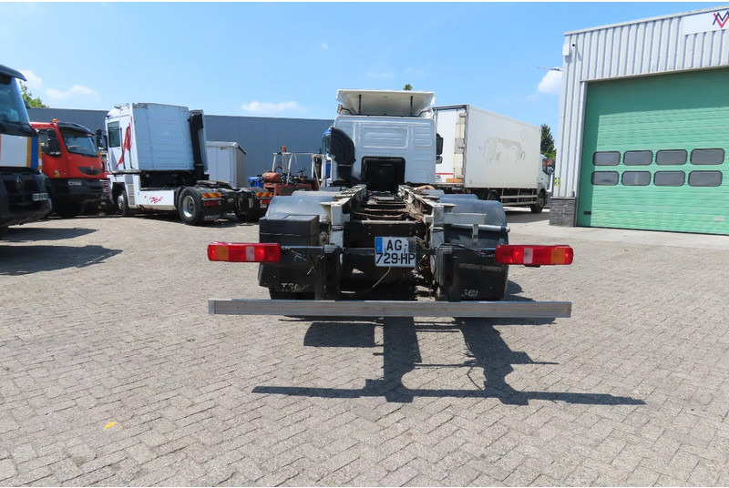 Volvo FM 380 8x4 FULL SPRING. 100% condition! - Truk sasis: gambar 5 Volvo FM 380 8x4 FULL SPRING. 100% condition! - Truk sasis: gambar 5