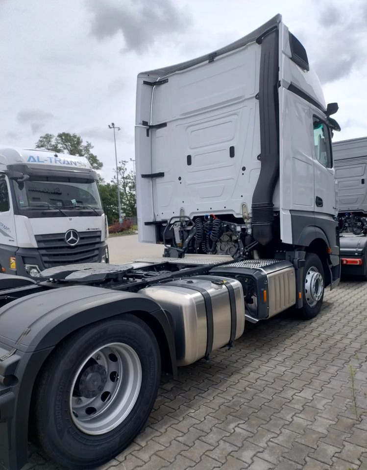 Mercedes-Benz Actros - Tractor head: gambar 4 Mercedes-Benz Actros - Tractor head: gambar 4