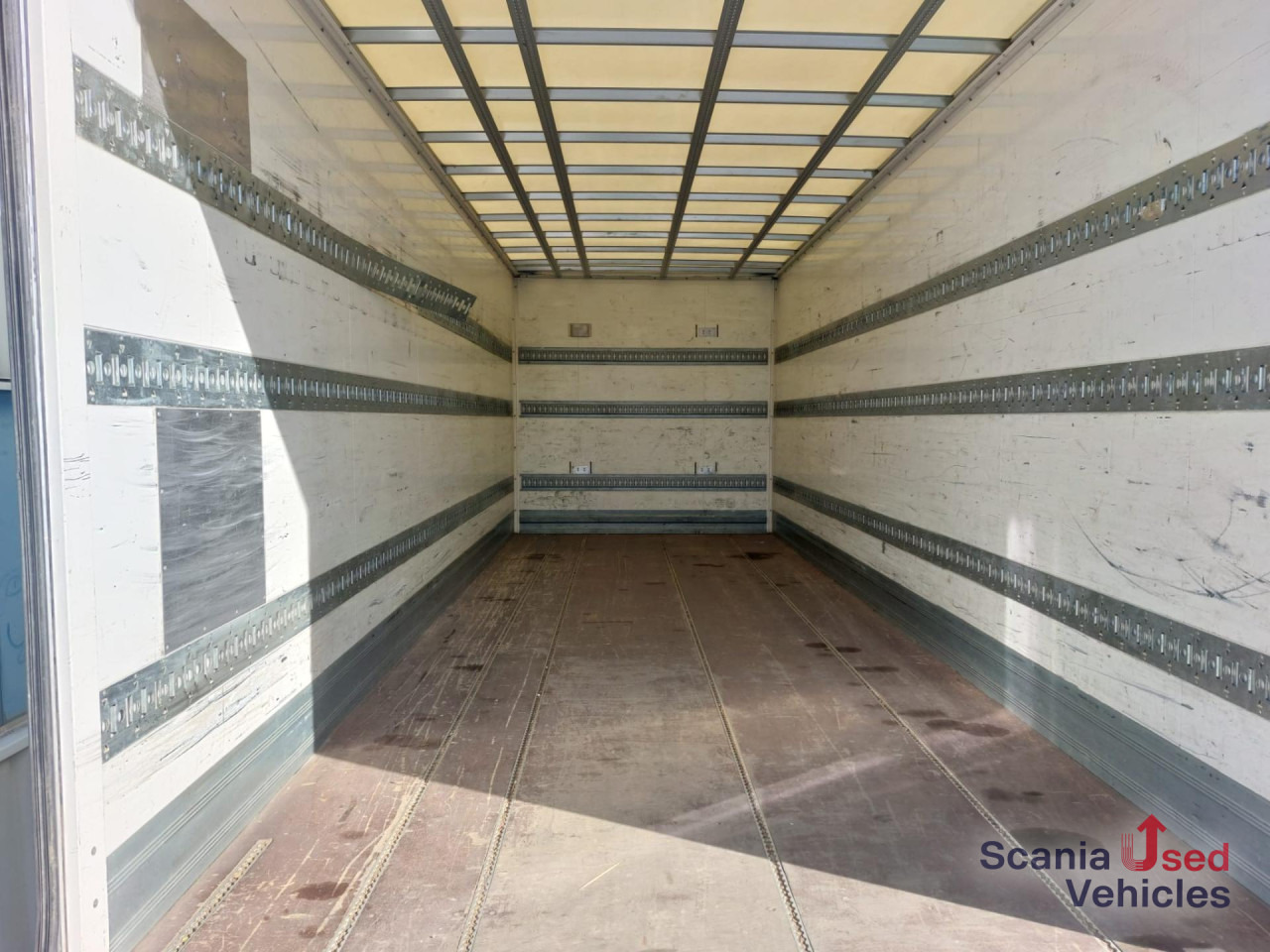 MERCEDES-BENZ Atego 1221 L Koffer Ladebordwand - Truk box: gambar 4 MERCEDES-BENZ Atego 1221 L Koffer Ladebordwand - Truk box: gambar 4