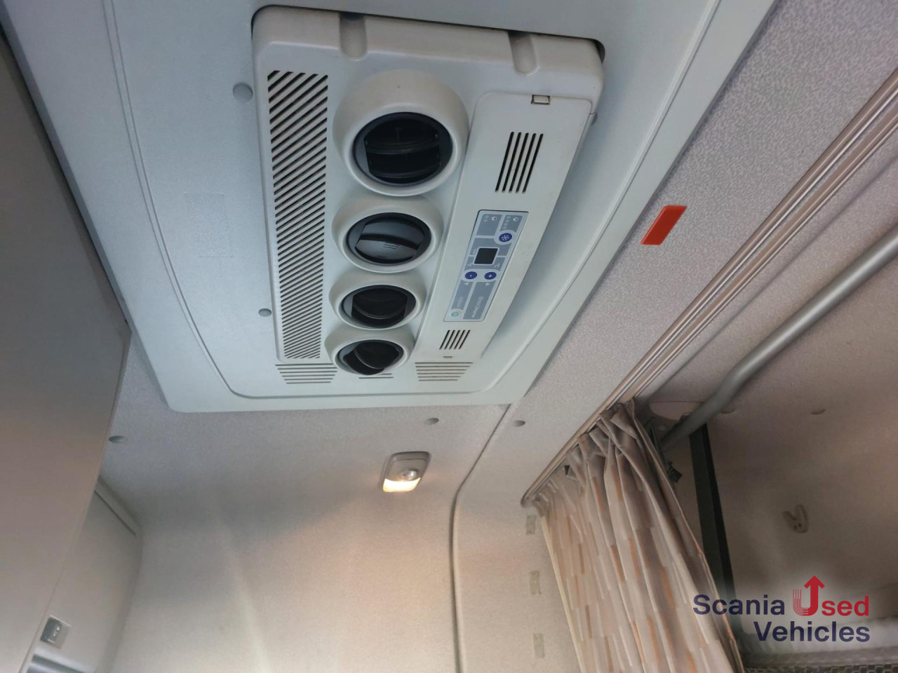 DAF XF 460 FT Space Cab Low deck - Tractor head: gambar 4 DAF XF 460 FT Space Cab Low deck - Tractor head: gambar 4