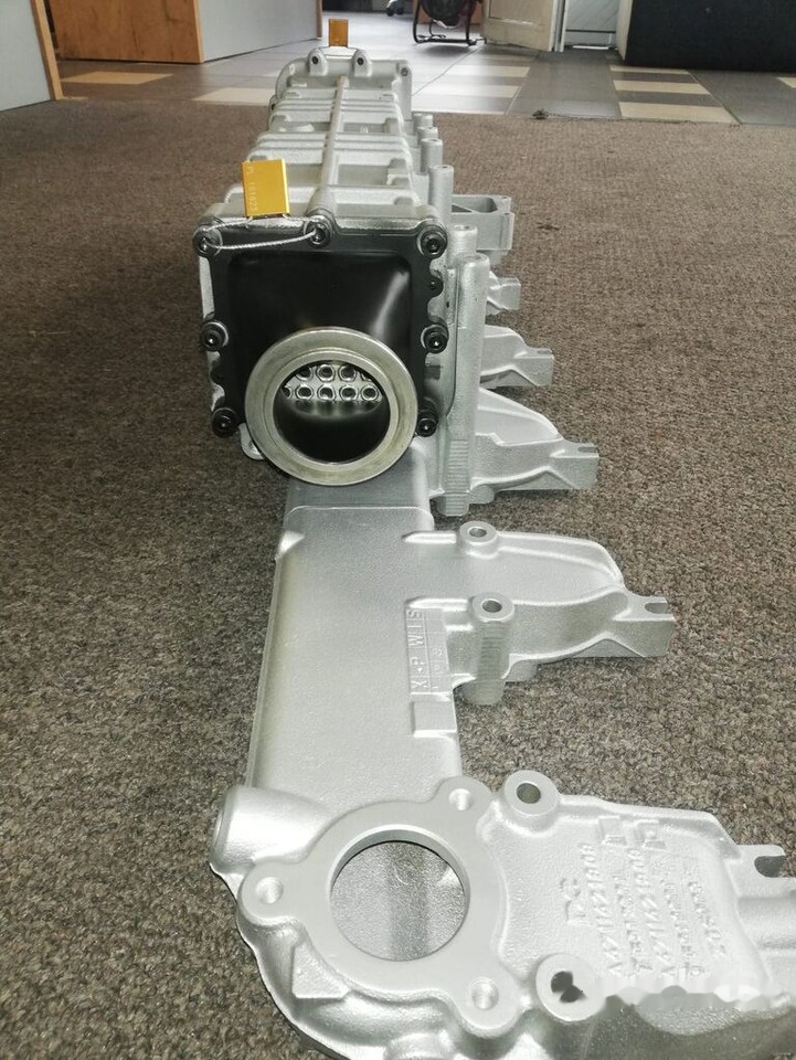 Mercedes-Benz EGR COOLER 4711404875 / 9361421679 / 4711421909 / 4711421809 / 4 Mercedes-Benz ACTROS MP4 truck - Suku Cadang Mesin untuk Truk: gambar 3 Mercedes-Benz EGR COOLER 4711404875 / 9361421679 / 4711421909 / 4711421809 / 4 Mercedes-Benz ACTROS MP4 truck - Suku Cadang Mesin untuk Truk: gambar 3