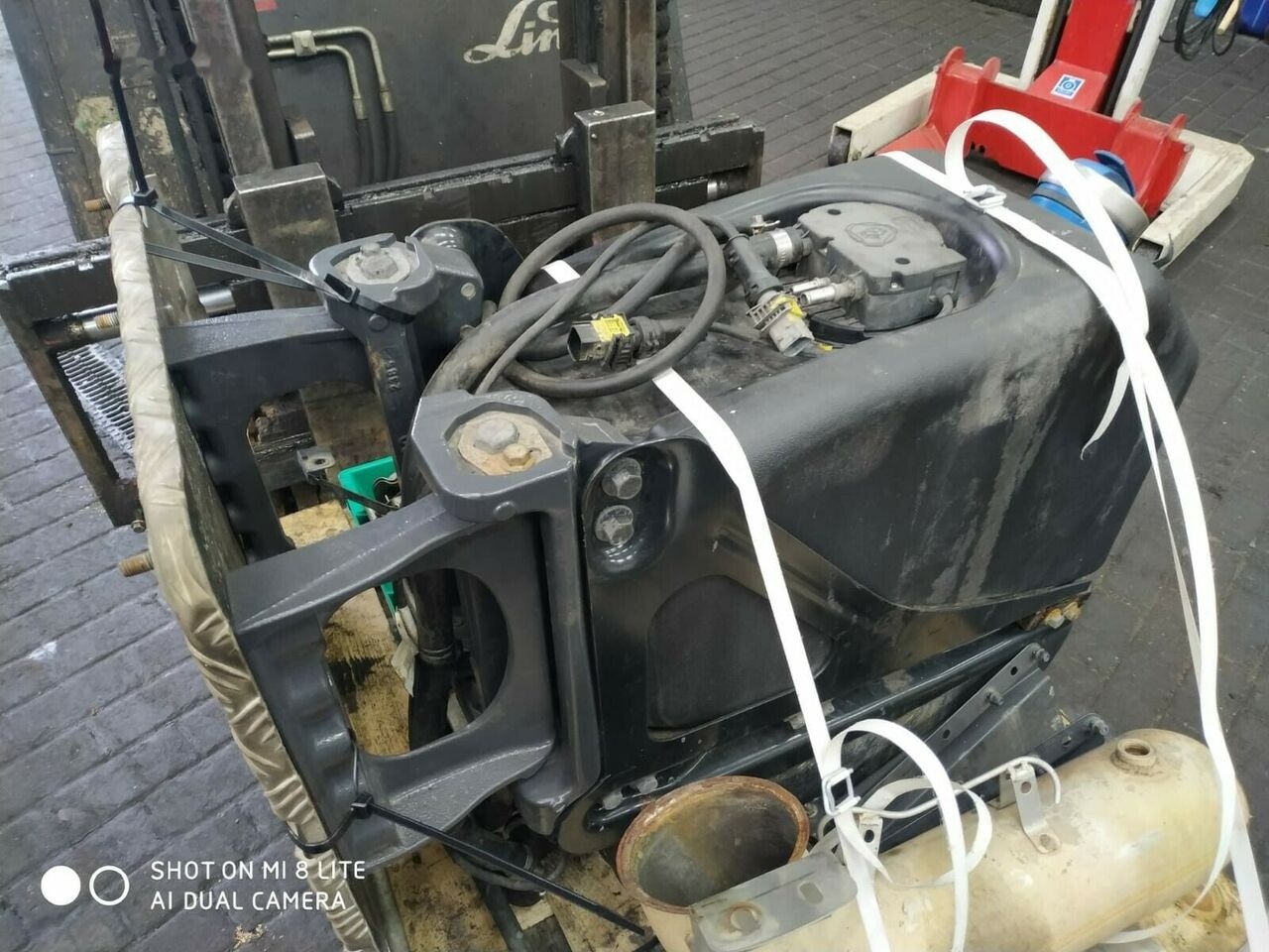 Scania 2244863 2140809 - Tangki adBlue untuk Truk: gambar 4 Scania 2244863 2140809 - Tangki adBlue untuk Truk: gambar 4