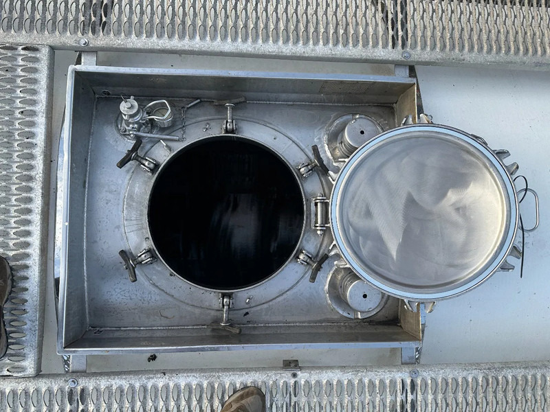 Tangki penyimpanan UBH Universal Bulk Handling 20 FT SWAP BODY 31.345L UN Portable T7 valid 5Y test: 04/2028: gambar 15 Tangki penyimpanan UBH Universal Bulk Handling 20 FT SWAP BODY 31.345L UN Portable T7 valid 5Y test: 04/2028: gambar 15